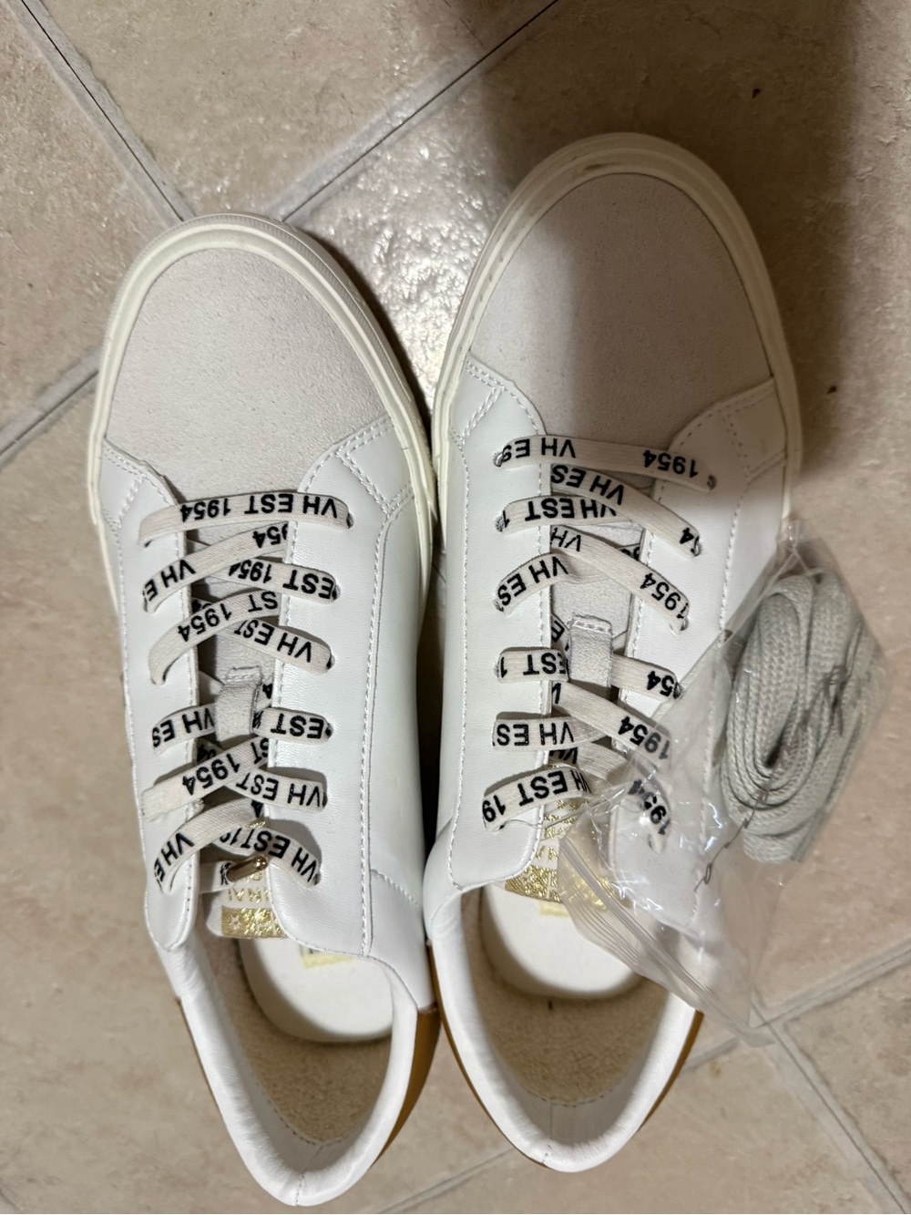 Brand new vintage Havana White Low-Top Women’s Sneakers with Gold Accent